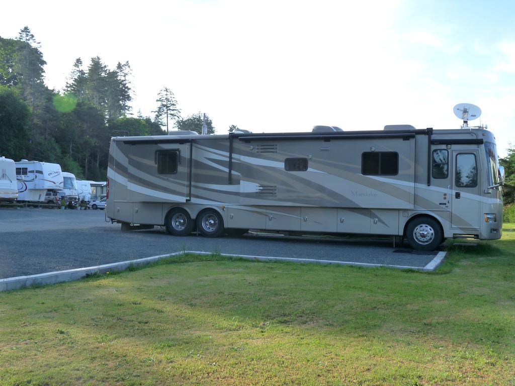Driftwood By The Sea Inn Campbell River Exterior foto