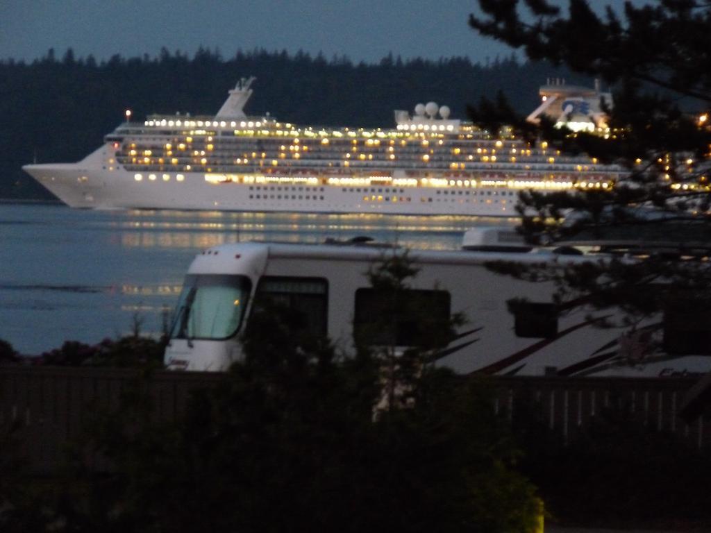 Driftwood By The Sea Inn Campbell River Exterior foto