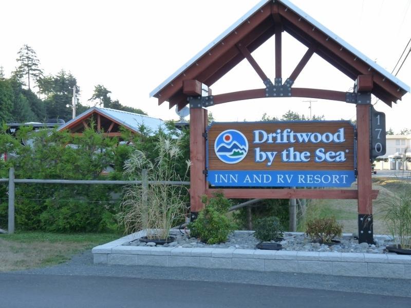 Driftwood By The Sea Inn Campbell River Exterior foto