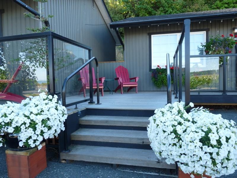 Driftwood By The Sea Inn Campbell River Exterior foto